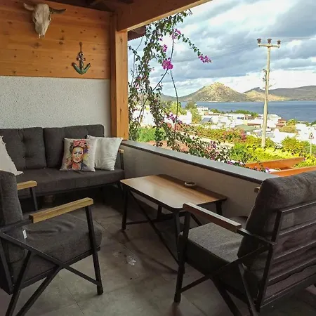 3 Bedroom With Great View Walking Distance To Marina