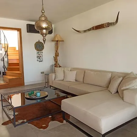 3 Bedroom With Great View Walking Distance To Marina Villa