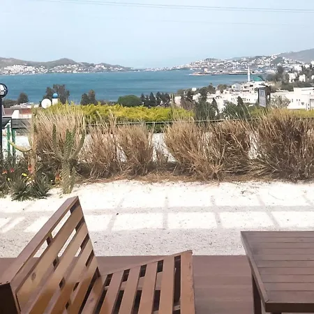3 Bedroom With Great View Walking Distance To Marina *