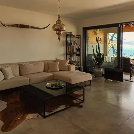 3 Bedroom With Great View Walking Distance To Marina *