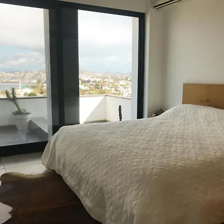 3 Bedroom With Great View Walking Distance To Marina
